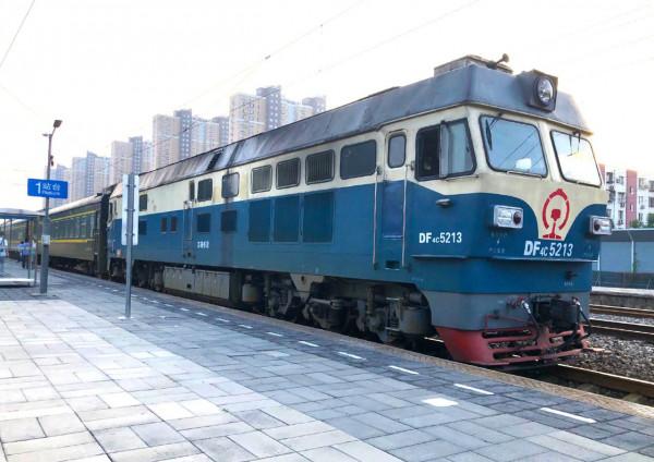 坐著火車遊北京，省時省力又省錢，尋找春天最美的風景