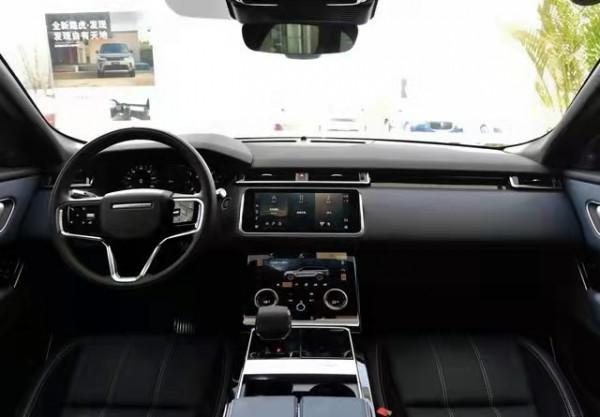 路虎攬勝星脈，車長4米8，外觀時尚，內飾科技感十足，是你的菜嗎