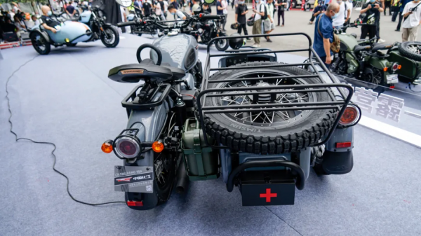 長江700旗艦版挎子61800、Bobbie版58800