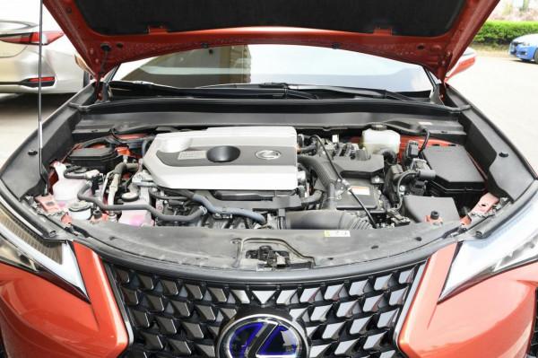 體驗雷克薩斯UX,外觀很漂亮,配2.0L油電混合動力 體驗雷克薩斯UX,外觀很漂亮,配2.0L油電混合動力