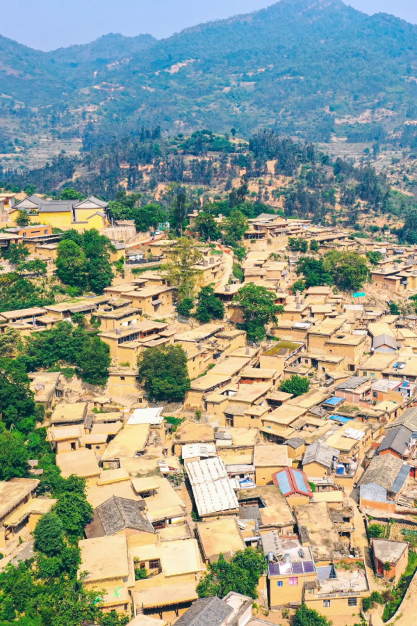 紅河秘境古村 數百間土掌房猶如城堡