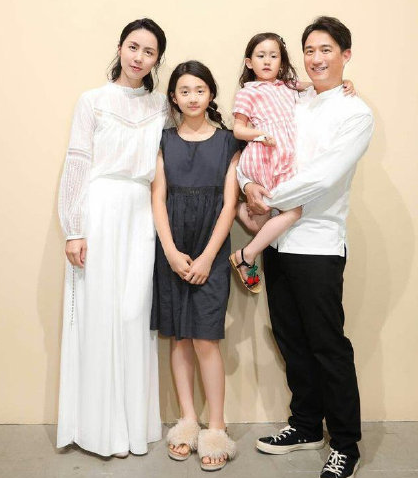 5位女星在事業黃金期隱退：有的成功復出，有的“消失”近15年