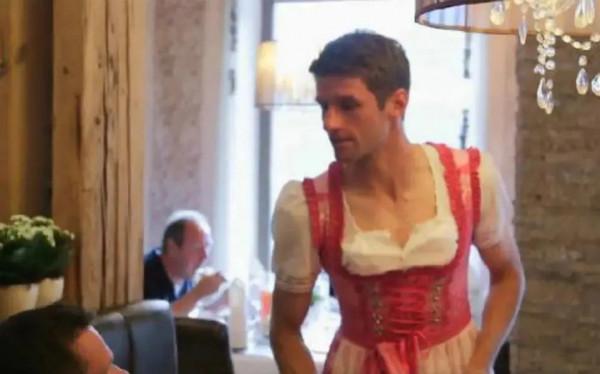 突然發現 越是沒有陽剛之氣的 踢球就越好呢