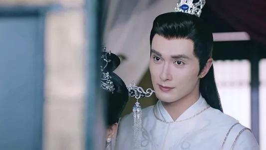 高偉光帥氣的大男孩