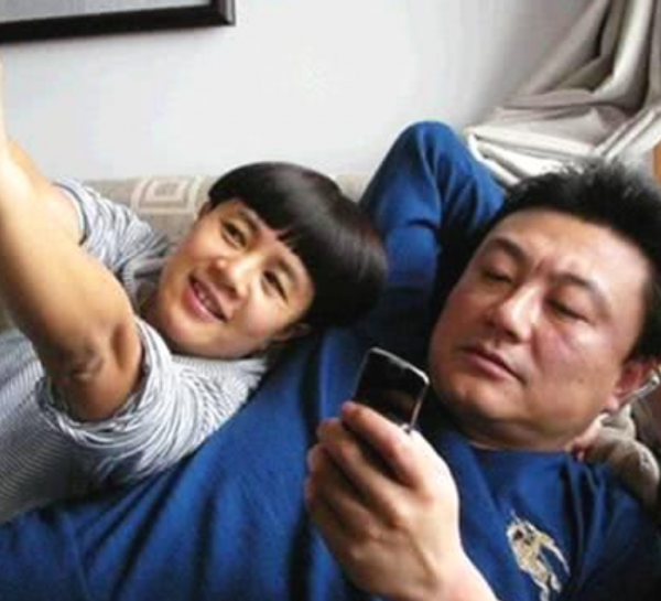 主持界的7對模範夫妻:劉純燕王寧從校服到婚紗,可惜李詠已離世 主持界的7對模範夫妻:劉純燕王寧從校服到婚紗,可惜李詠已離世