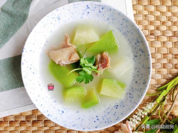 冬天寒冷乾燥，要多喝這道湯，營養滋潤不油膩，驅寒暖胃身體棒