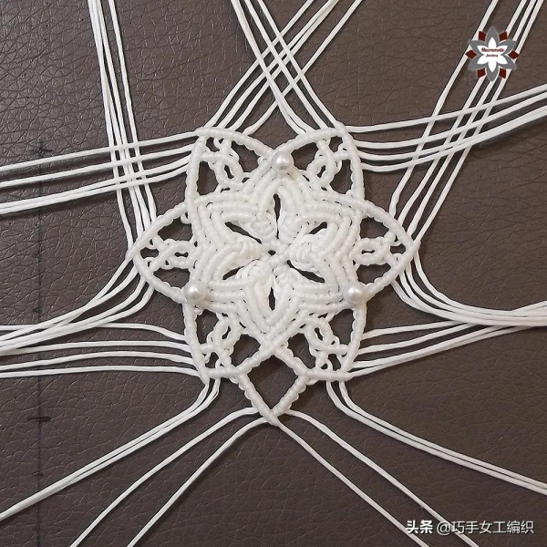 用繩子就能編出漂亮的雪花，超詳細的教程，一步一步教你編