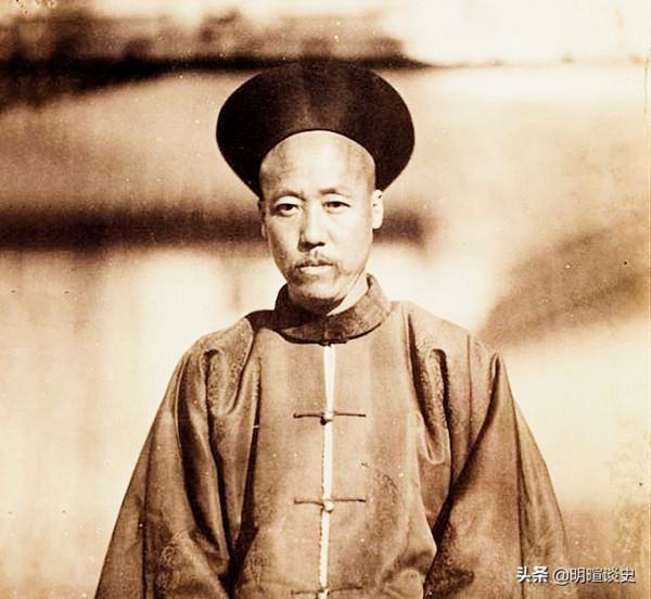 丈夫凌晨出殯，大風吹落棺材，縣令妙計破案，揭穿五條命案之謎