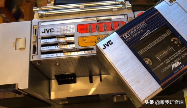 JVC PC-RM100JW盒式錄音機 收音機擴音器 可拆卸行動式組合音響系統 JVC PC-RM100JW盒式錄音機 收音機擴音器 可拆卸行動式組合音響系統