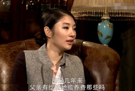 割腕自殺、告母入獄,成龍女兒這是反擊報復還是無限作妖? 割腕自殺、告母入獄,成龍女兒這是反擊報復還是無限作妖?