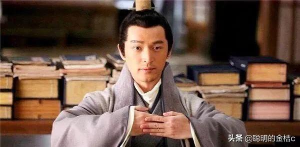 古人常把東西塞進袖子裡,為什麼掉不出來裡面的機關太多了 古人常把東西塞進袖子裡,為什麼掉不出來裡面的機關太多了