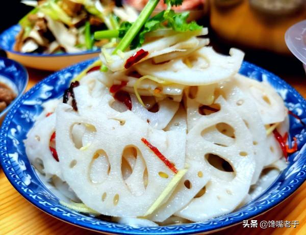 蓮藕一焯水就發黑？教你飯店的做法，蓮藕又白淨又脆爽，特別好吃