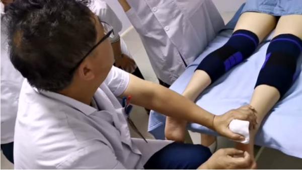 腳後跟疼千萬別忍,可能跟3個疾病有關,儘早就醫才是上策 腳後跟疼千萬別忍,可能跟3個疾病有關,儘早就醫才是上策