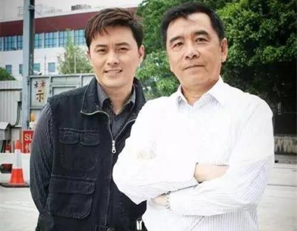 姜大衛女兒過47歲生日,氣質出眾像老爸,與曹永廉結婚14年仍恩愛 姜大衛女兒過47歲生日,氣質出眾像老爸,與曹永廉結婚14年仍恩愛