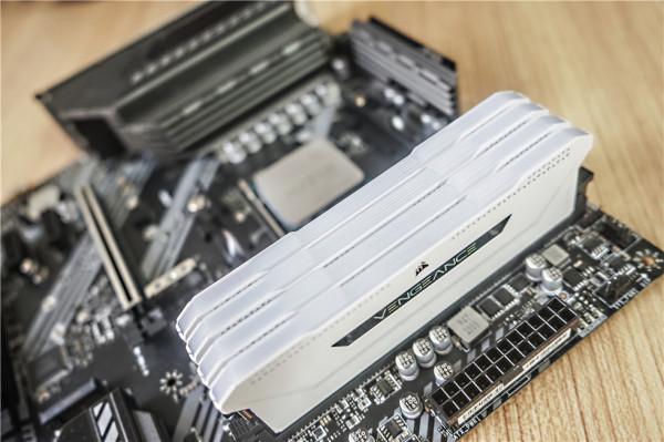 桌面上的武直&mdash;&mdash;5800X&plus;索泰3080天啟&plus;TT阿帕奇MINI機箱裝機