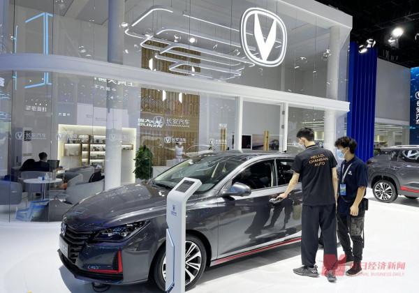 阿維塔科技增資擴股專案塵埃落定:寧德時代擬增資7.7億元,蔚來持股比例降至1.13% 阿維塔科技增資擴股專案塵埃落定:寧德時代擬增資7.7億元,蔚來持股比例降至1.13%