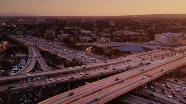 取消高速收費,錢都加入油費中,真的是個利民好主意嗎? 取消高速收費,錢都加入油費中,真的是個利民好主意嗎?