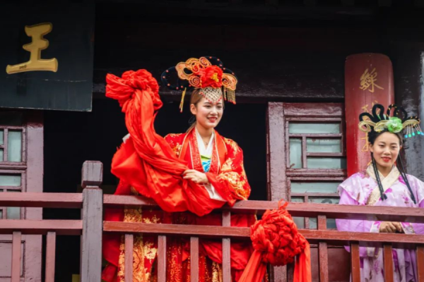 看河南開封清明上河園《大宋·東京夢華》晚會！可免費賞菊、免費夜遊、免費看百場演出