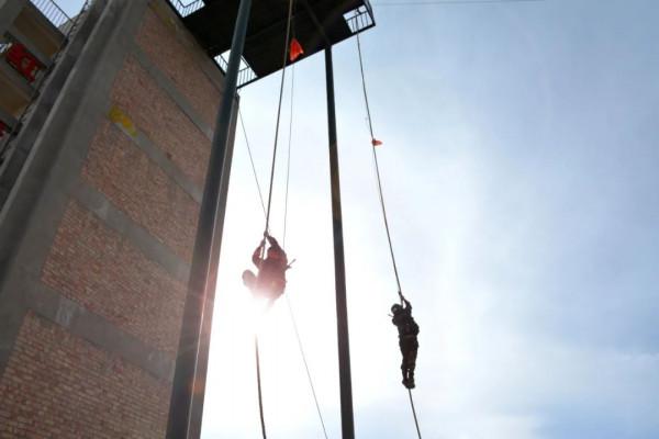 熄燈號丨軍旅路上的四季更迭 熄燈號丨軍旅路上的四季更迭