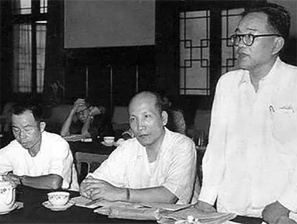 張冠生｜清夜捫心無愧怍：紀念徐鑄成先生