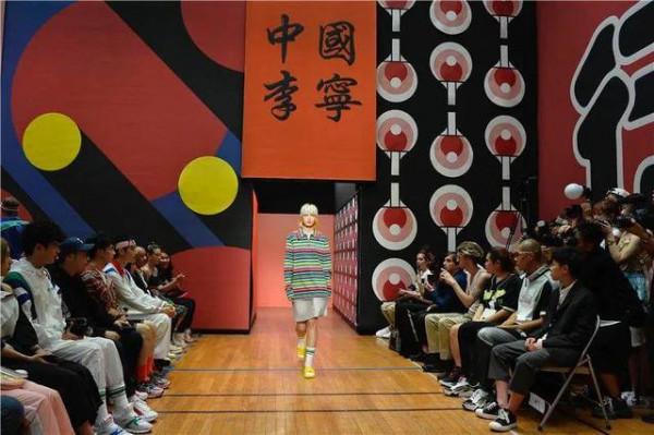 1979年走紅海外的“新中國第一個喝可樂的男孩”，現在怎麼樣了