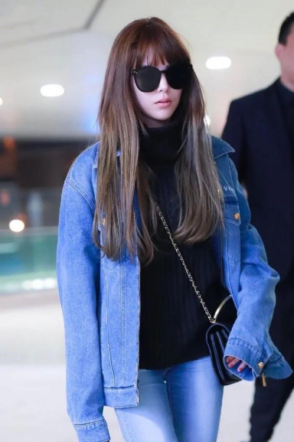 天王嫂昆凌不走甜美風,牛仔套裝帥出天界,怪不得迷倒周董 天王嫂昆凌不走甜美風,牛仔套裝帥出天界,怪不得迷倒周董