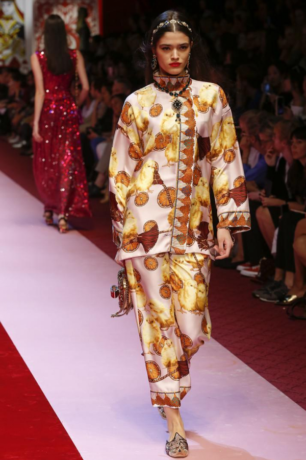 對不起，看見你我就想到“乾隆花瓶”