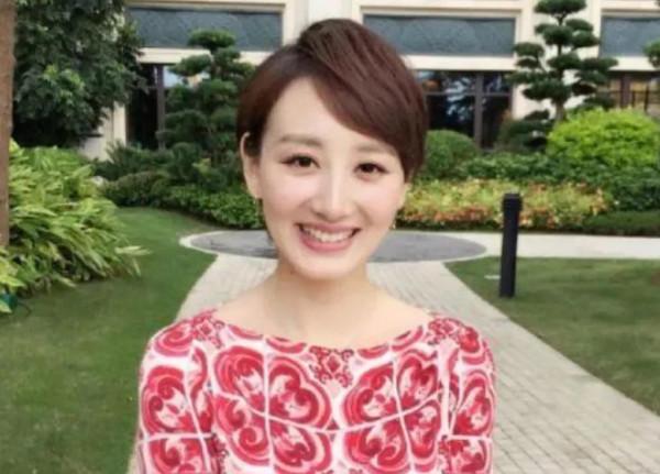 江蘇衛視女主持人：郭曉敏