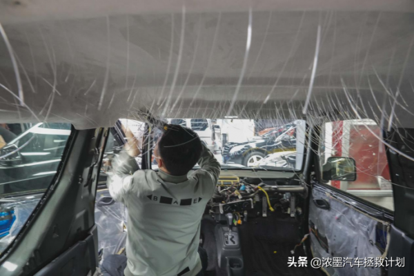 「可愛小車」整備一臺袖珍小車鈴木吉姆尼，有型才能釋放你的個性