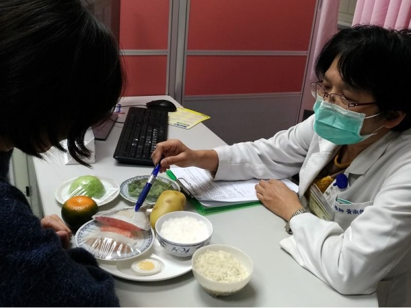 2種飯可能會“偷”走娃的身高，別再給娃吃了，醫生：飲食要營養