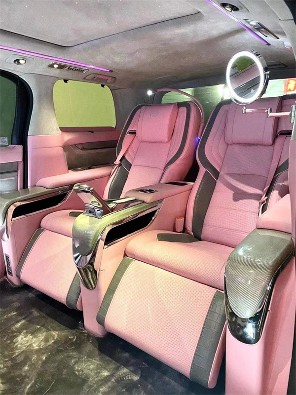 豐田埃爾法商務車，蒙娜麗莎白天鵝高階定製版