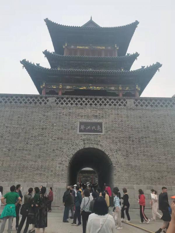 郝岱先生慨吟鐘樓街