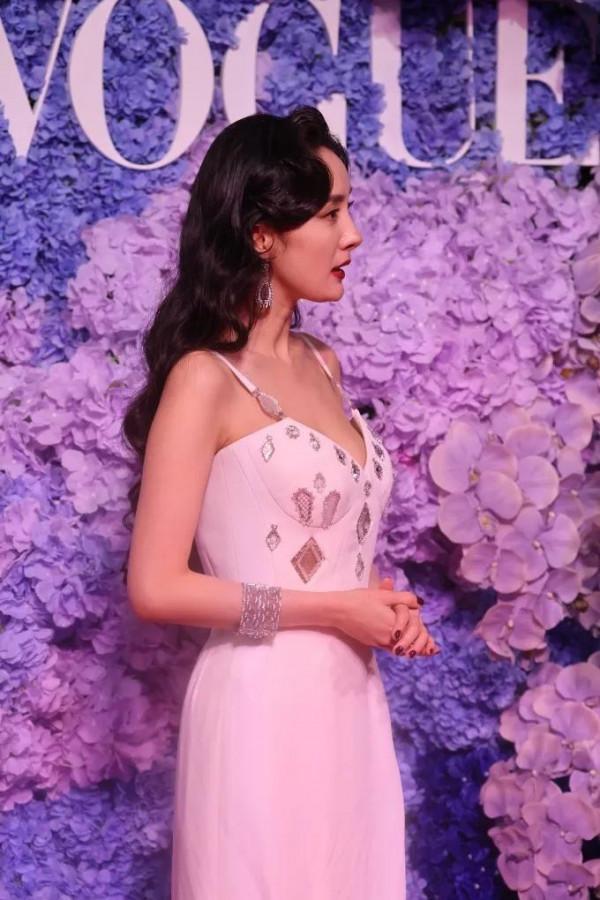 女星的時尚現場，大冪冪是必不可缺的