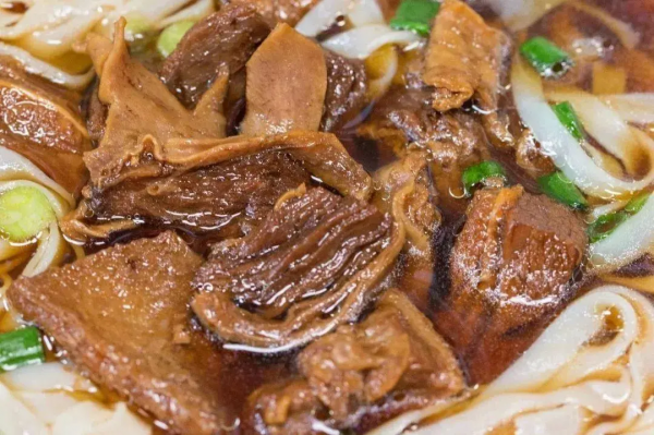 一碗全國人民都愛的牛肉麵是什麼樣子的？