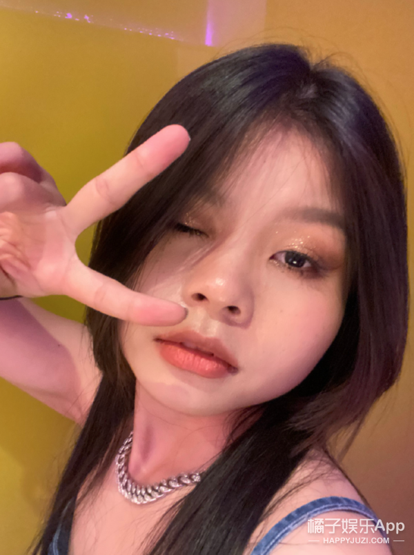 這就是歐美妝魔法嗎?從平平無奇到slay全場,王菊華莎就是鐵證 這就是歐美妝魔法嗎?從平平無奇到slay全場,王菊華莎就是鐵證