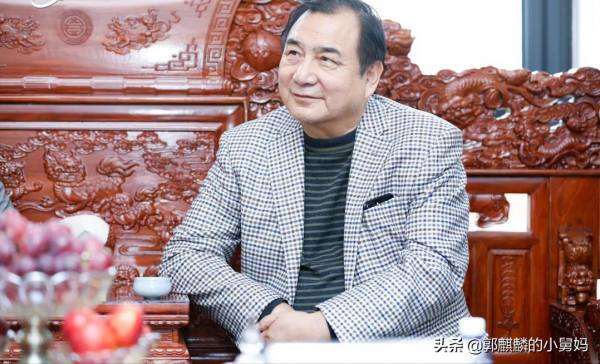 京A88888車主有多少礦？趙本山在他的晚宴上，只能站著陪酒