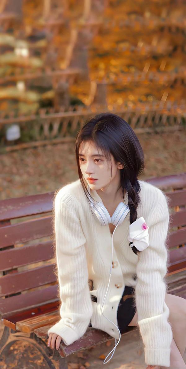 鞠婧禕桌布，有點甜