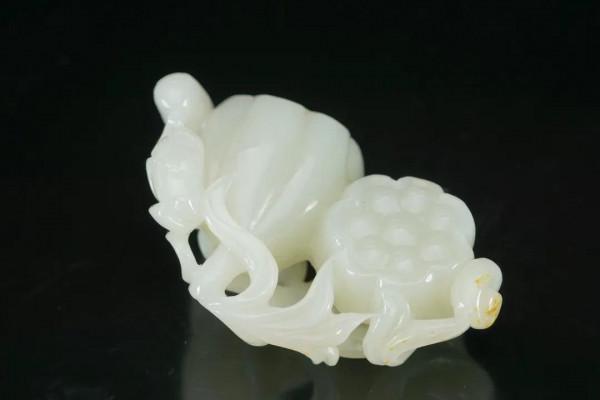舊藏：和田白玉劉海戲金蟾把玩件