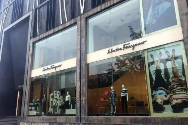 網上購物越瘋狂，實體店越蕭條？普通人掙錢更難，時間更少