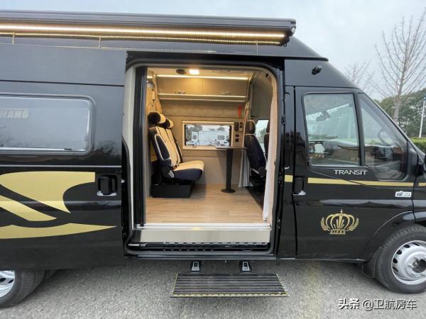 F590 五座商務款，無吧檯大空間