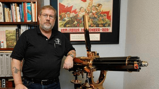 美國土豪軍迷自建大型軍火庫 戰鬥力可匹敵正規軍 美國土豪軍迷自建大型軍火庫 戰鬥力可匹敵正規軍