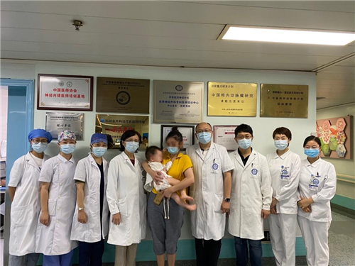 好港哦！1歲男娃腦內長鵪鶉蛋大小的腫瘤，華西專家經鼻腔微創成功切除！