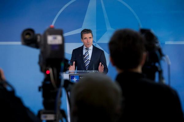 被中方的制裁打疼了?北約前秘書長憋壞招:慫恿歐盟聯美對付中國 被中方的制裁打疼了?北約前秘書長憋壞招:慫恿歐盟聯美對付中國