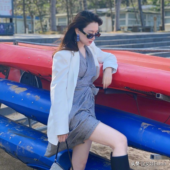 馬蘇回老家雪中漫舞！穿毛衣喇叭褲節奏慢半拍，同事隨拍美得發光