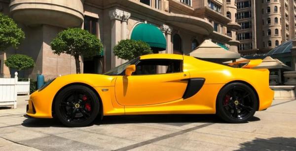 她讓你1秒忘記法拉利！高配5系的錢就能買超跑？