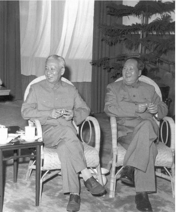 1963年,劉少奇夫人王光美畫像,在印尼街頭被爭相傳閱,究竟為何 1963年,劉少奇夫人王光美畫像,在印尼街頭被爭相傳閱,究竟為何