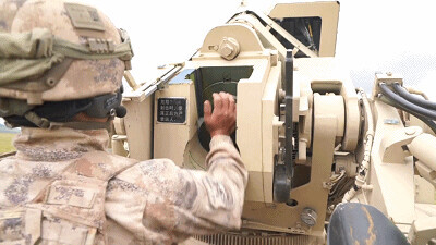 解放軍的火力不足恐懼症已治好!網友:煙花表演,不要害怕…… 解放軍的火力不足恐懼症已治好!網友:煙花表演,不要害怕……