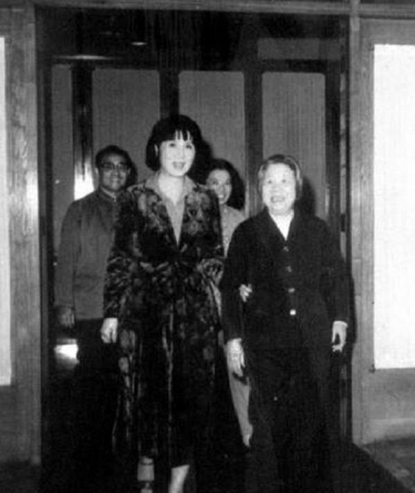 張靈甫：曾陷殺妻風波被唾罵，三段婚姻不幸福，42歲再娶17歲嬌妻