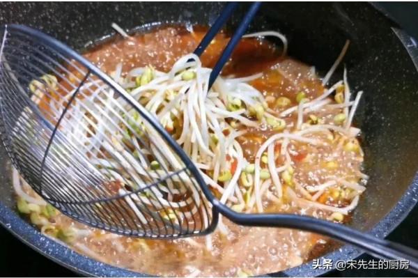 今天分享幾個小技巧~讓你做的水煮肉片也和外面飯點一樣口感嫩滑 今天分享幾個小技巧~讓你做的水煮肉片也和外面飯點一樣口感嫩滑