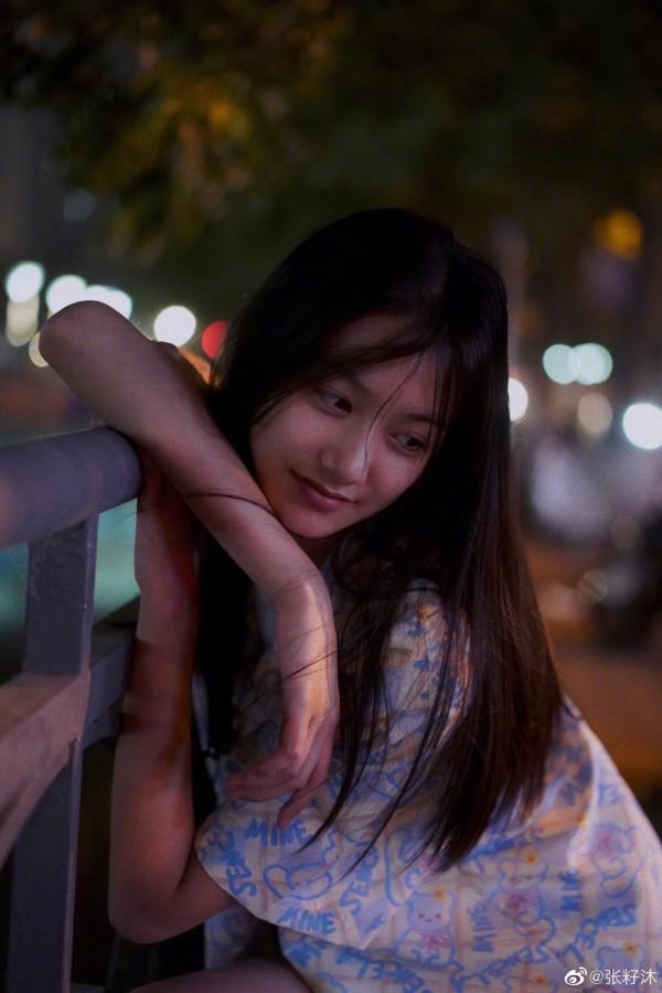 童星也內捲了？張籽沐13歲演高中生，小溫宜紀姿含卻沒小時候火？